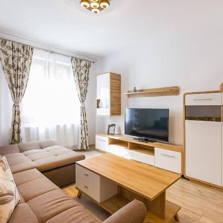 Spacious And Quiet 2 Bedroom Apartment Cluj-Napoca Exterior foto