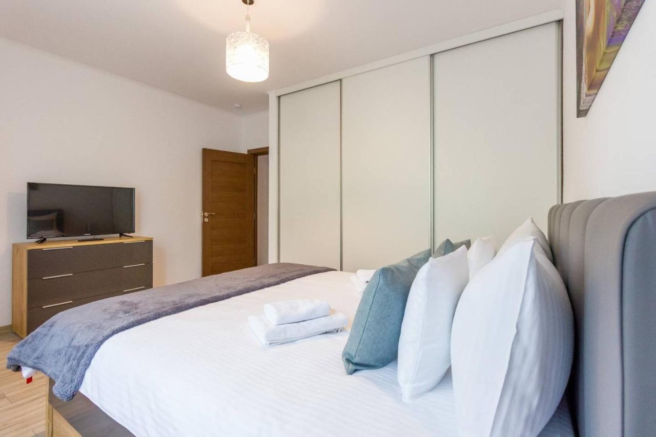Spacious And Quiet 2 Bedroom Apartment Cluj-Napoca Exterior foto